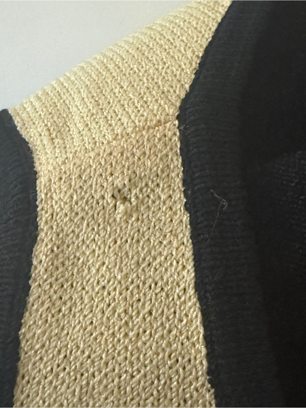 St. John Cream and Black Zip-Front Knit Jacket - Picture 12 of 12
